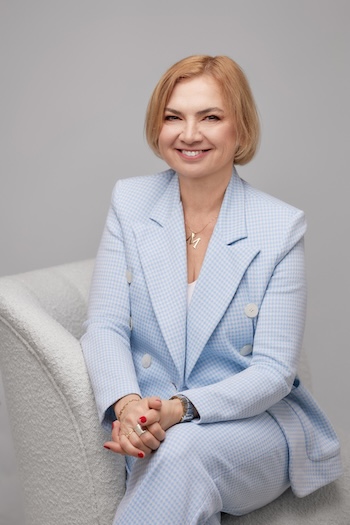Portret Moniki, współzałożycielki Aurela Au